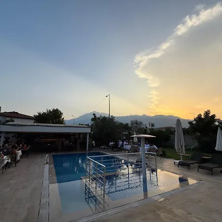 Eva Aparthotel 4*